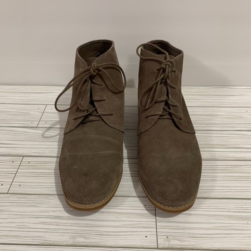 Blondo Waterproof Dark Suede Ankle Boots Taupe Size 10 - Picture 2 of 12